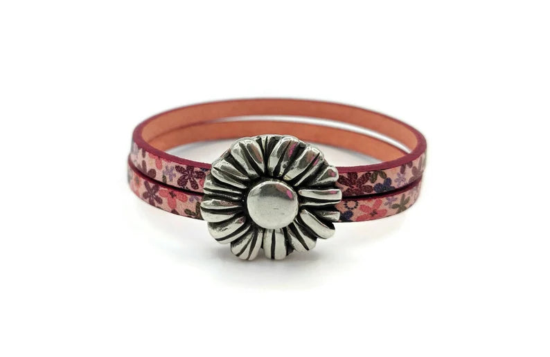 Daisy Leather Bracelet with Magnetic Flower Clasp