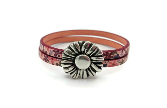 Daisy Leather Bracelet with Magnetic Flower Clasp