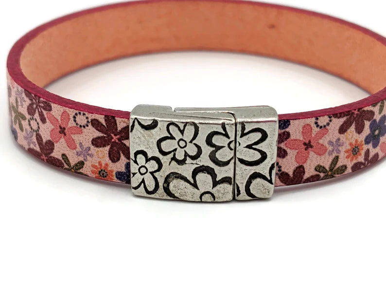 Flower Printed Leather Bracelet with Flower Magnetic Clasp