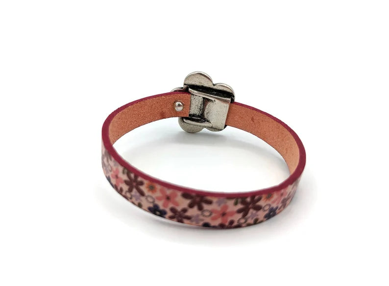Daisy/Flower Leather Bracelet